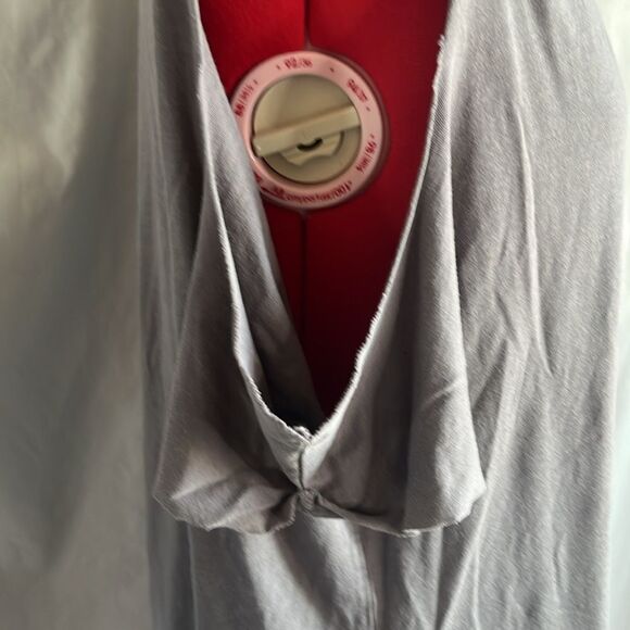 MM57 Design lab by lord & Taylor off the shoulder peek a boo shoulder shirt - Picture 5 of 10